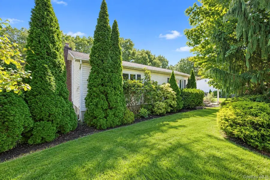 346 Jamaica Avenue, Medford, NY 11763 - #3