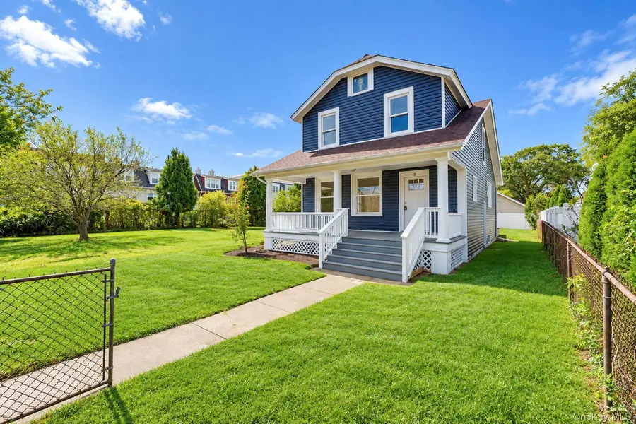 8 Burchell Boulevard, Bay Shore, NY 11706 - #3