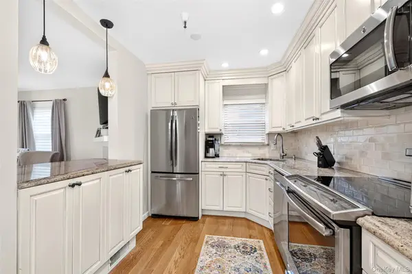 36 Greenridge Avenue #202, White Plains, NY 10605