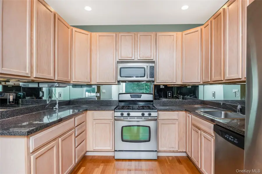 218 Kettles Lane, Medford, NY 11763 - #3