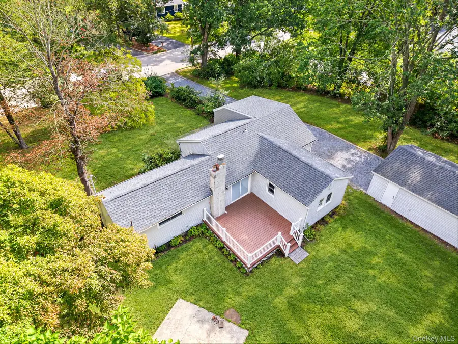 4 Oak Lane, Coram, NY 11727 - #2