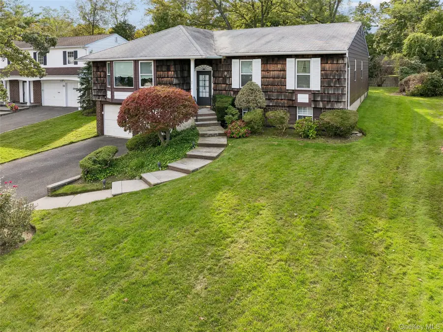 53 Carriage Road, Roslyn, NY 11576 - #2