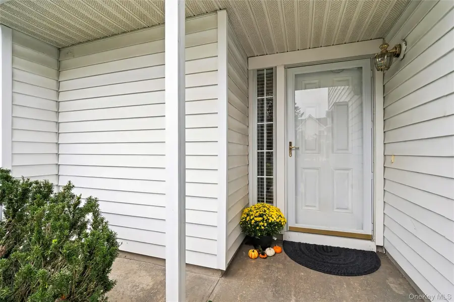 170 Thomas Lane, East Setauket, NY 11733 - #3