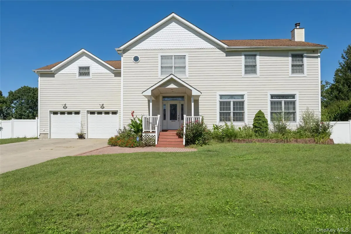471 Southport Street, Ronkonkoma, NY 11779 - #1