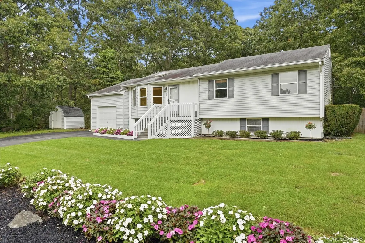 21 Lisa Court, Shirley, NY 11967 - #1