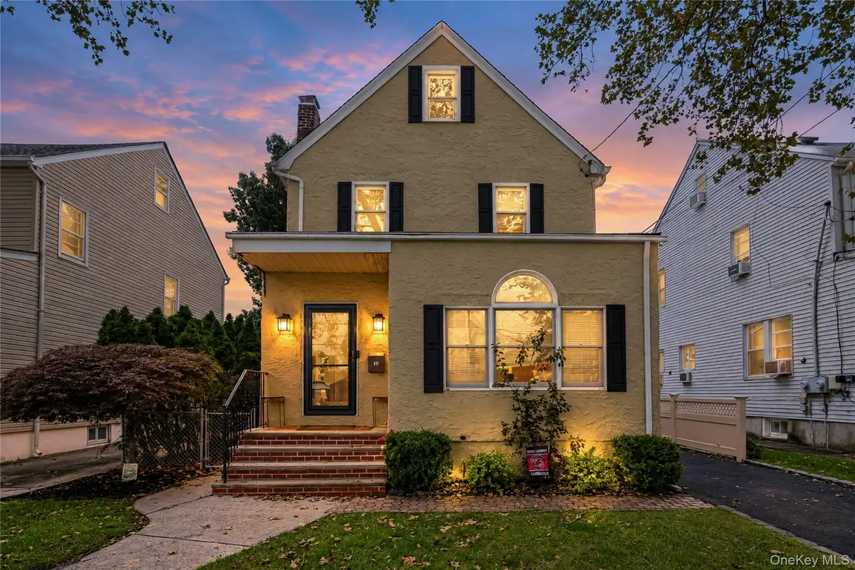 10 York Place, Williston Park, NY 11596 - #1