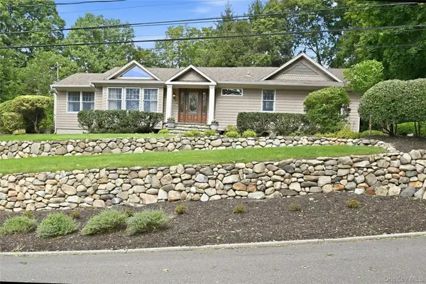 5 Hillsview Road, Stony Brook, NY 11790