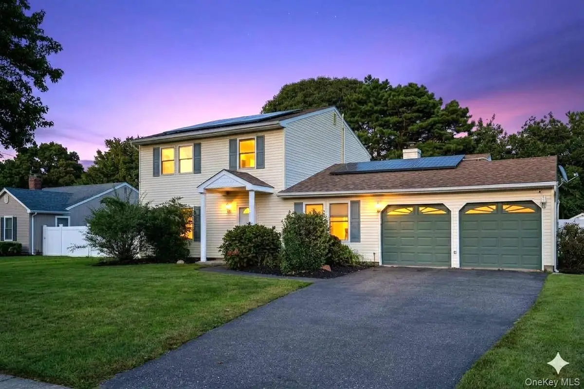 23 Blueberry Lane, Patchogue, NY 11772 - #1