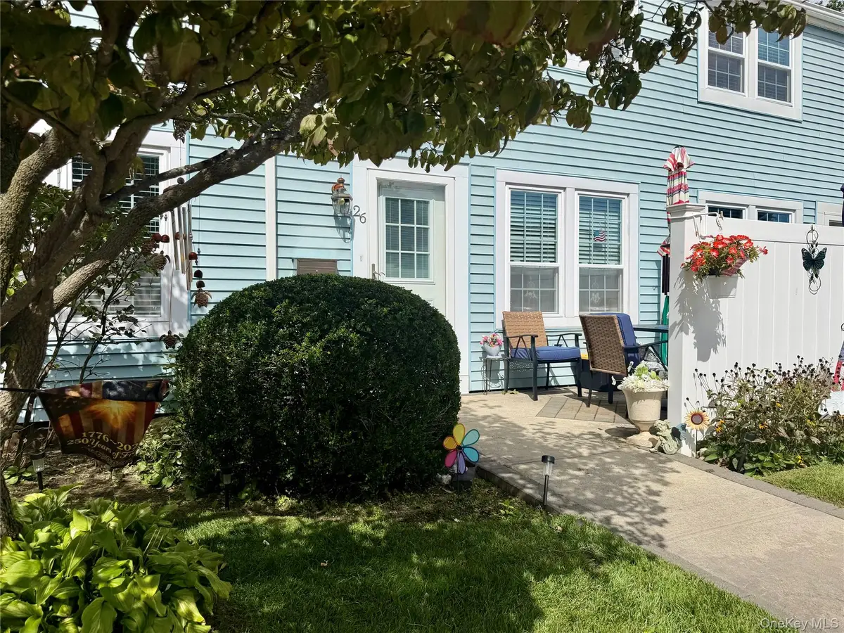 26 Whalers Cove, Babylon, NY 11702 - #1