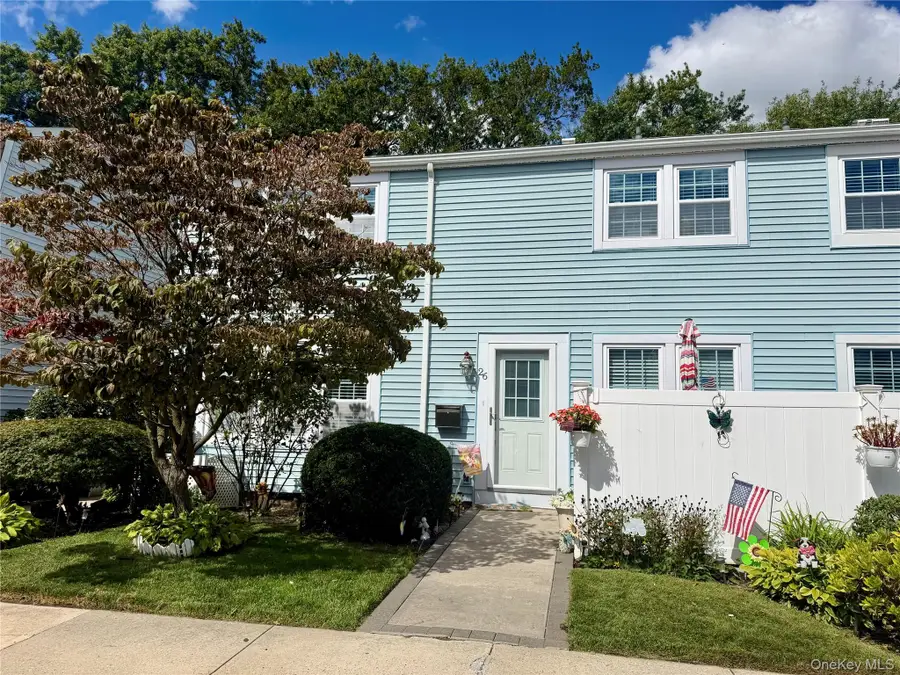 26 Whalers Cove, Babylon, NY 11702 - #2