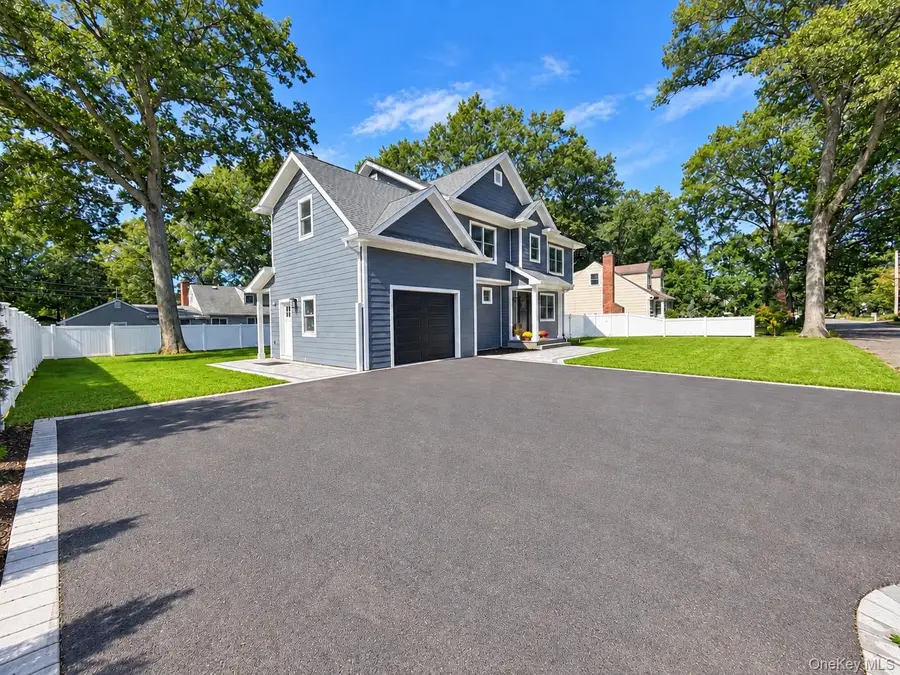 218 W Tyler Avenue, Miller Place, NY 11764 - #2