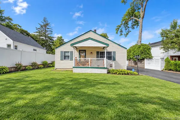 11 Oak Street, Nesconset, NY 11767