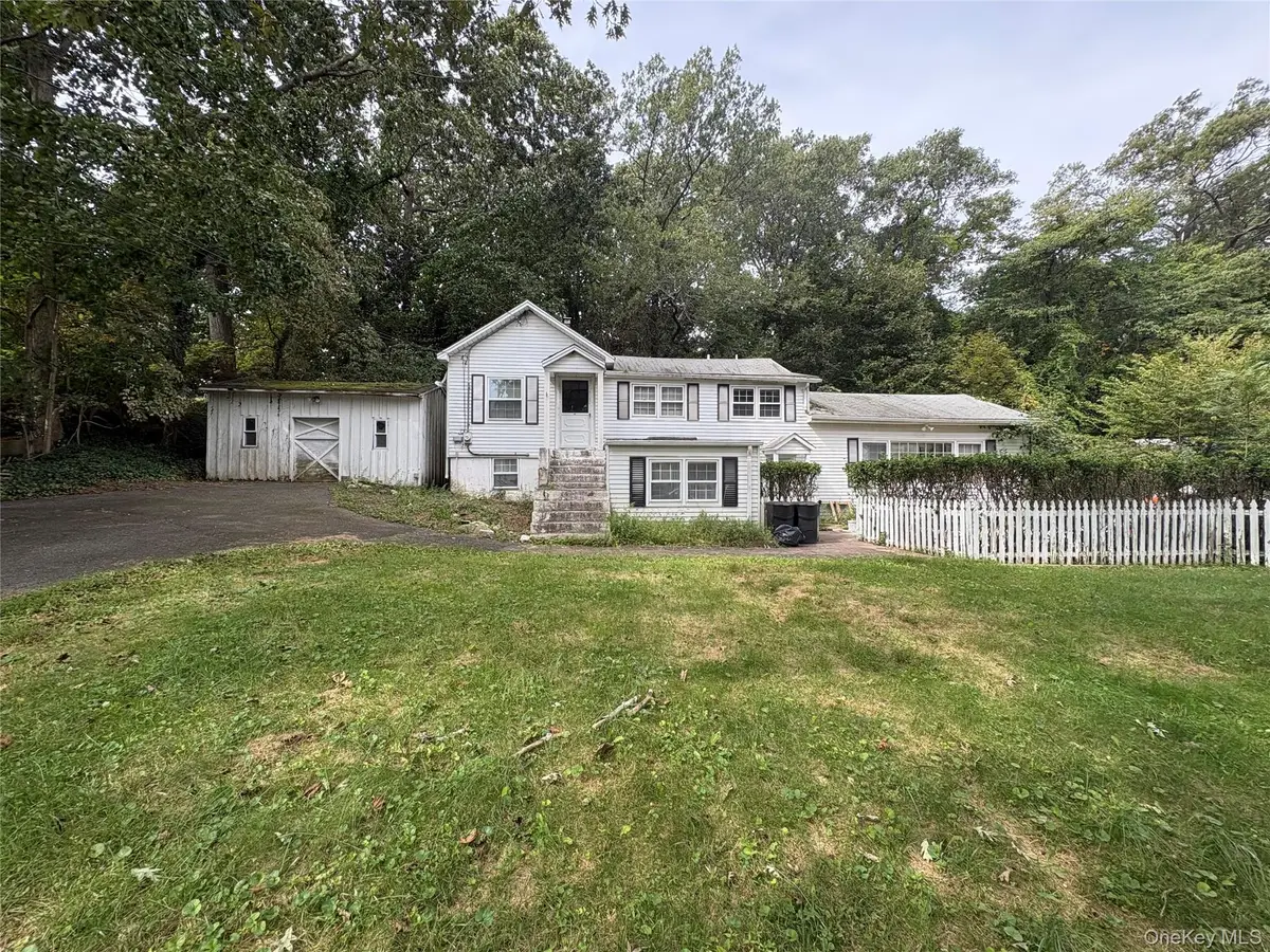 27 Shady Lane, Huntington, NY 11743 - #1