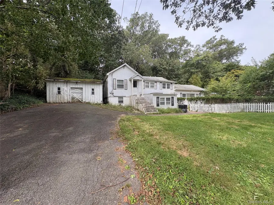 27 Shady Lane, Huntington, NY 11743 - #2