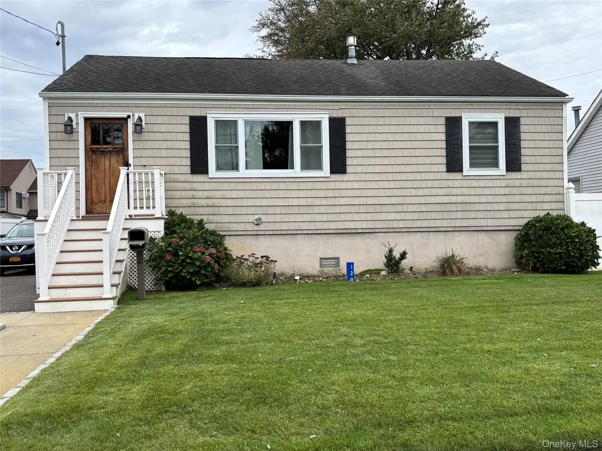 120 Lincoln Place, Massapequa, NY 11758 - #1