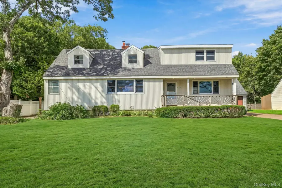 930 Tooker Avenue, West Babylon, NY 11704 - #2