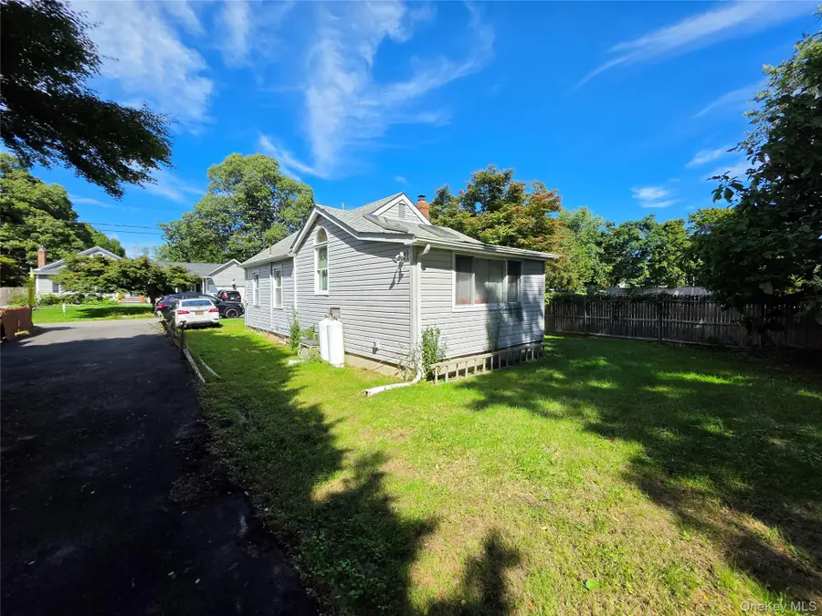 34 Flamingo Road, Rocky Point, NY 11778 - #3
