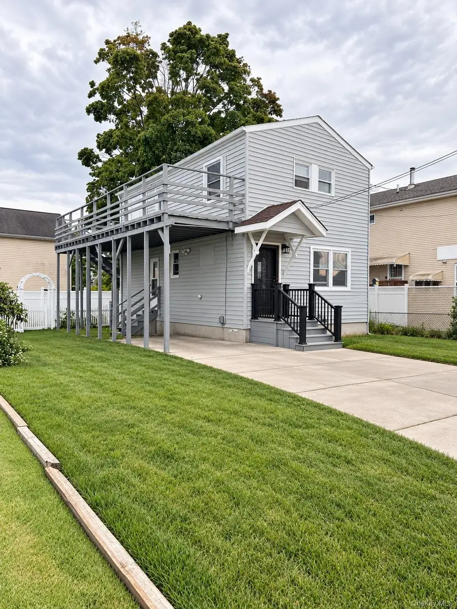 459 Roquette Avenue, Floral Park, NY 11001 - #2