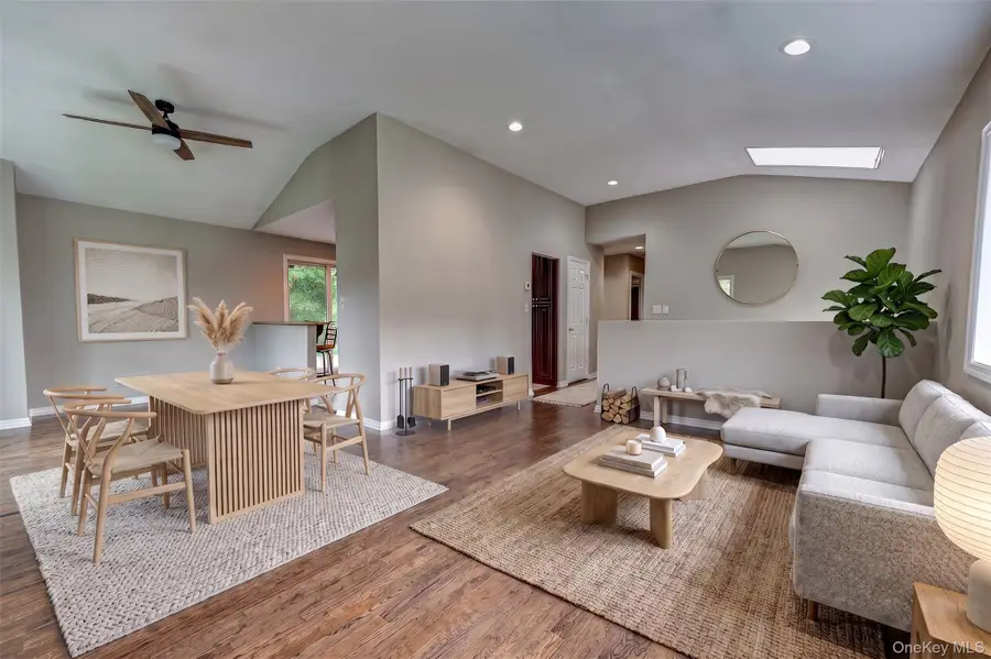 7 Don Lane, Hauppauge, NY 11788 - #2
