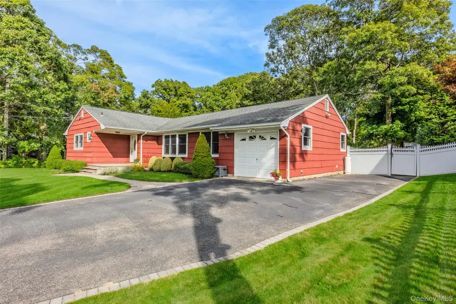 51 Beachfern Road, Center Moriches, NY 11934 - #3