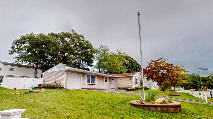 41 Campus Drive, Farmingville, NY 11738 - #2