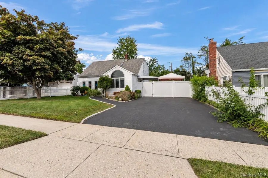 61 Hollyhock Road, Levittown, NY 11756 - #2
