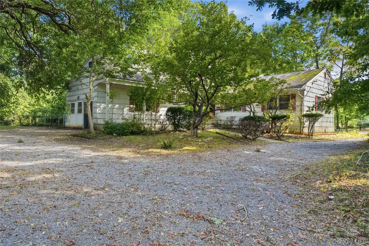 31 Woodland Drive, East Islip, NY 11730 - #1