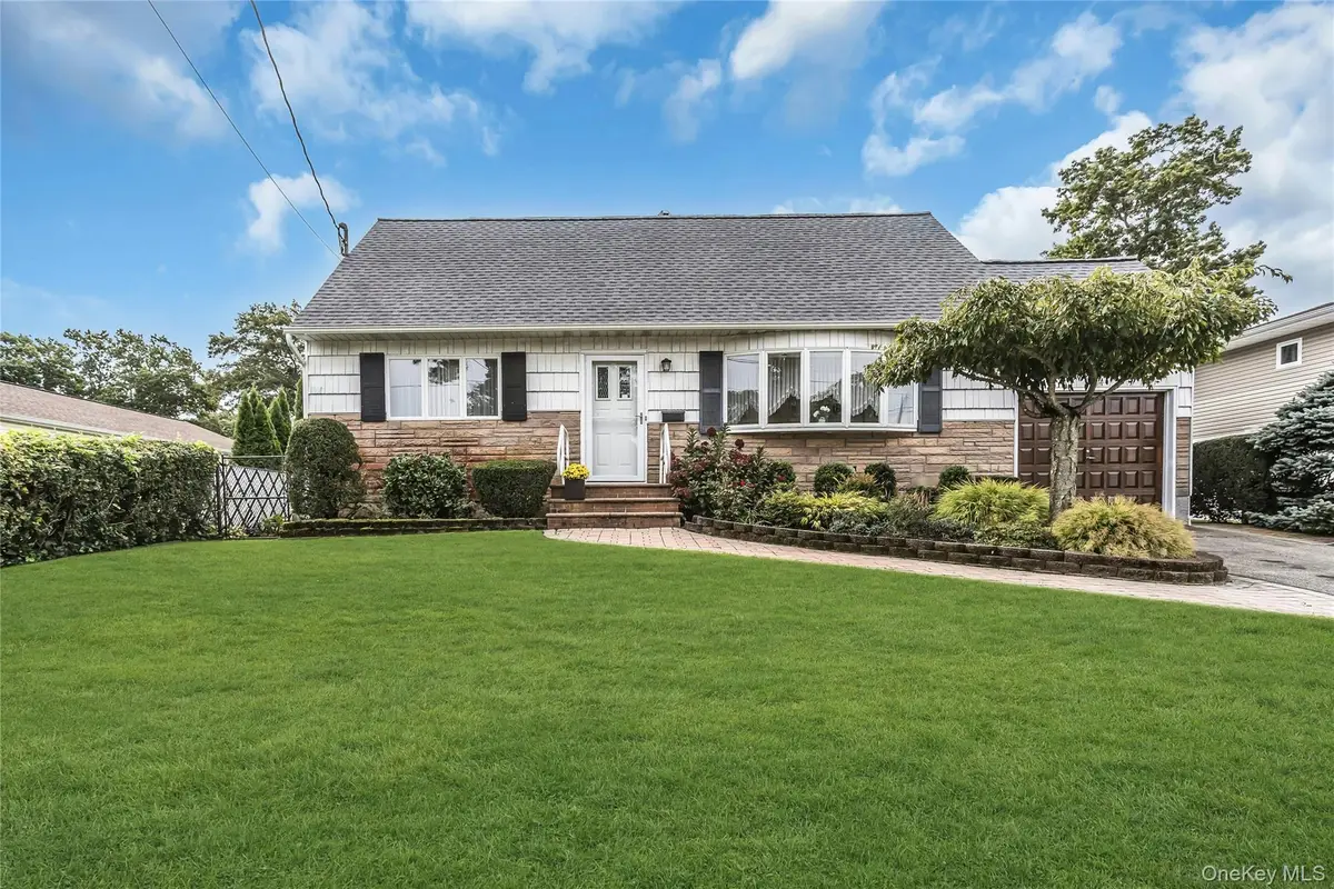 472 Chelsea Avenue, West Babylon, NY 11704 - #1