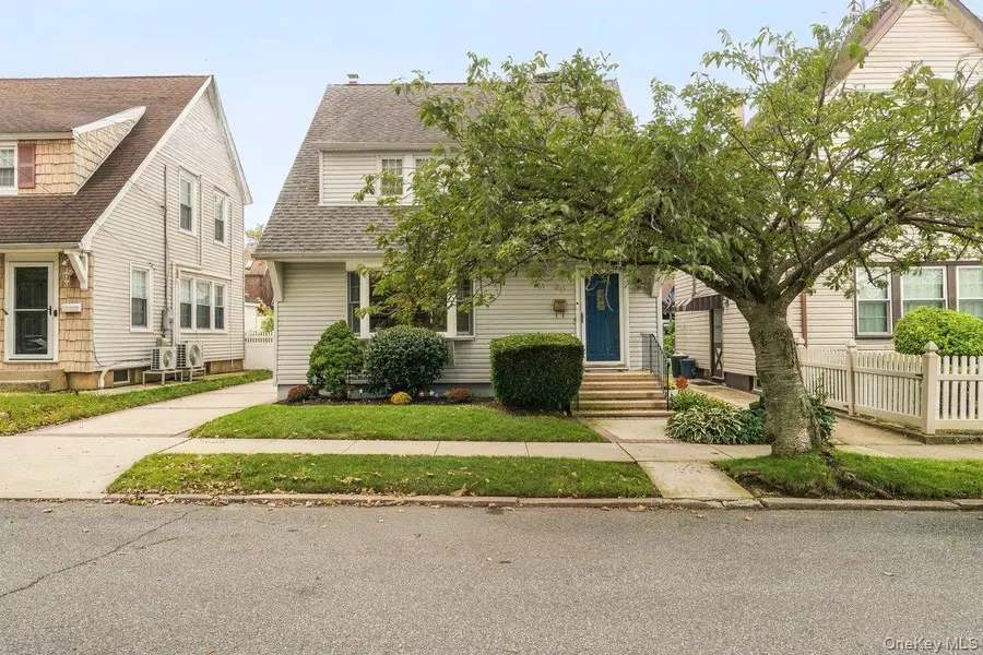30 Astor Place, Williston Park, NY 11596 - #2