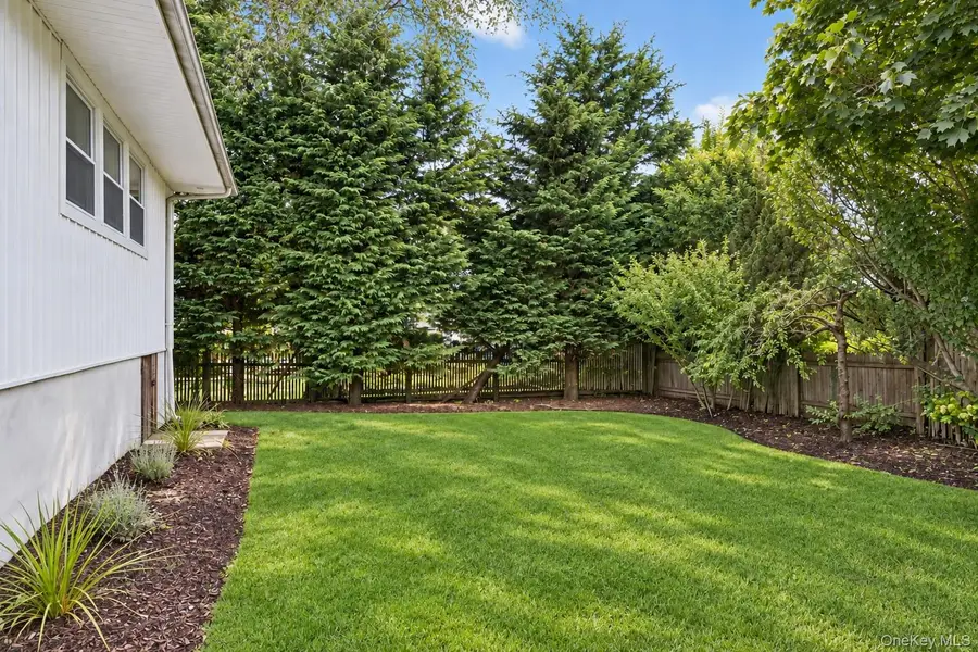 10 Grace Court, Islip, NY 11751 - #3