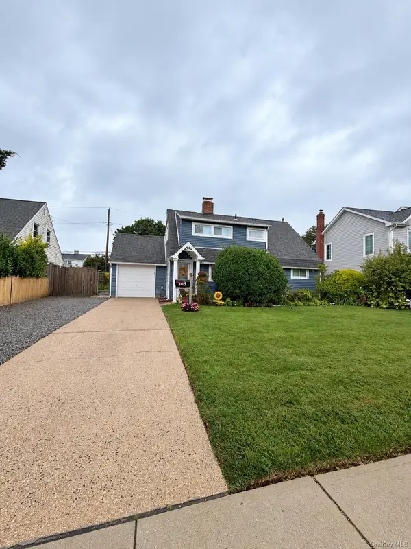 105 Bucket Lane, Levittown, NY 11756