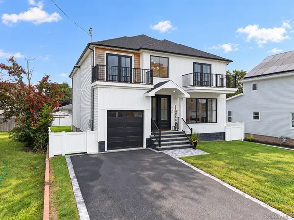 759 Pecan Street, Lindenhurst, NY 11757