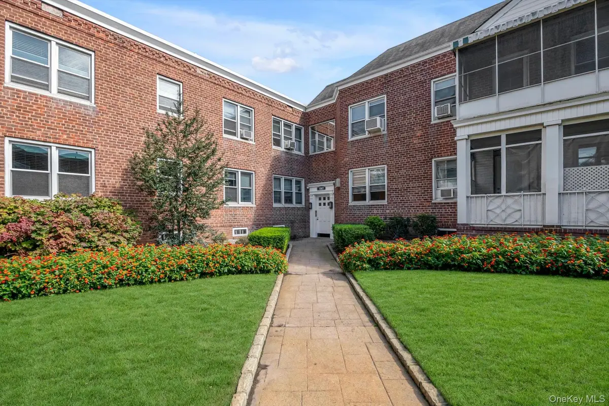 1367 Broadway #B17, Hewlett, NY 11557 - #1