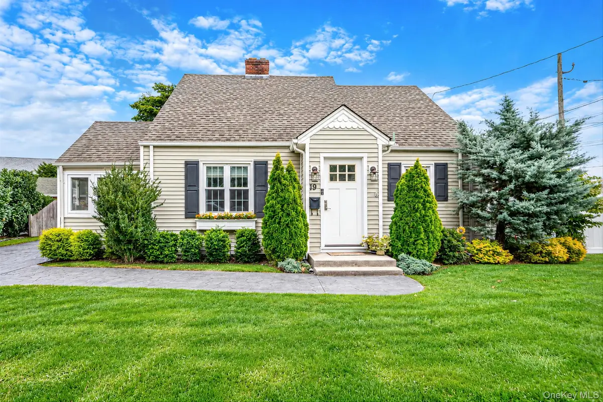 19 Cherry Avenue, West Sayville, NY 11796 - #1
