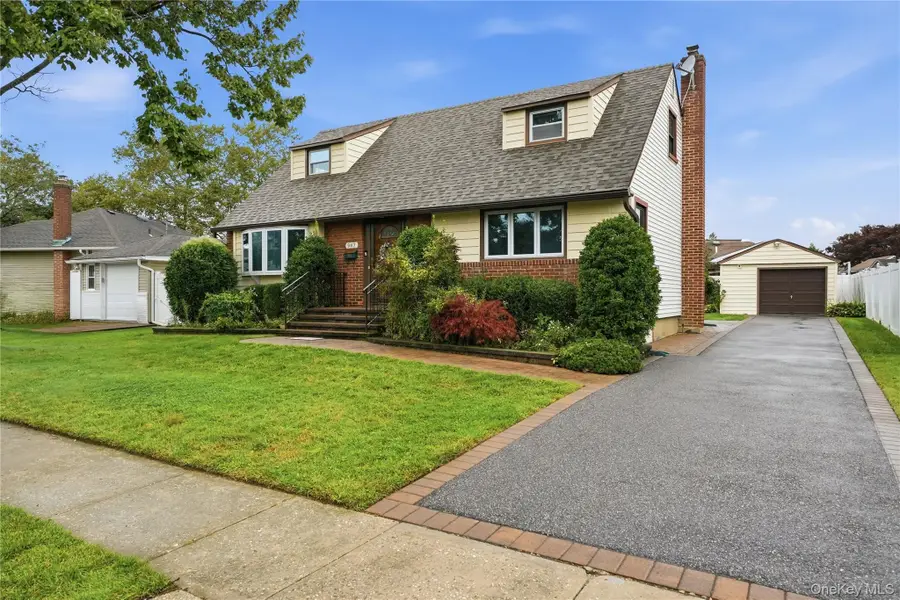 947 White Birch Lane, Wantagh, NY 11793 - #2