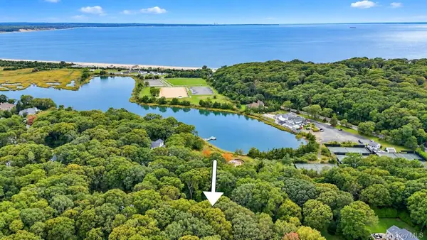 2 Glenwater Lane, East Setauket, NY 11733