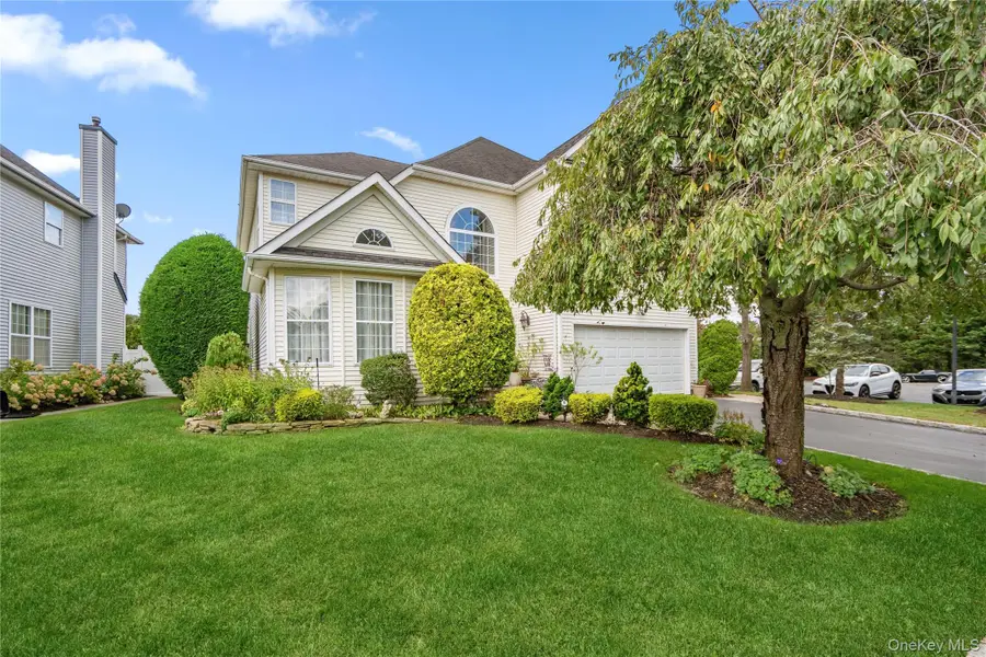 107 Hazelnut Court, Melville, NY 11747 - #3