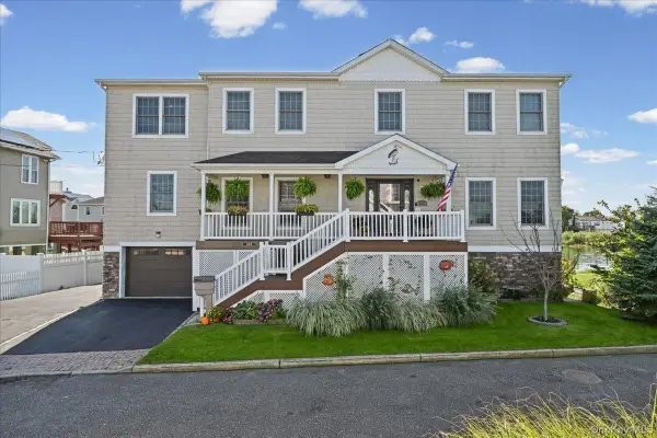 632 Arthur Street, Baldwin, NY 11510
