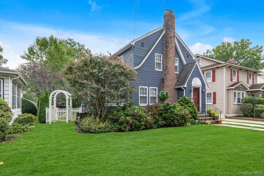91 Geranium Avenue, Floral Park, NY 11001 - #3
