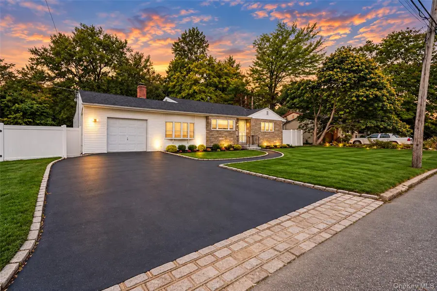260 W 24th Street, Deer Park, NY 11729 - #2