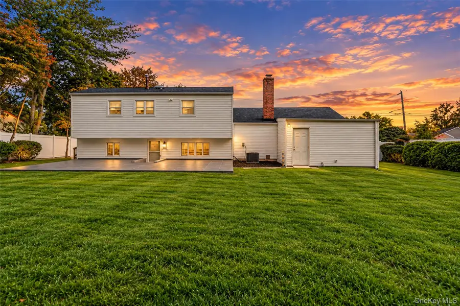 260 W 24th Street, Deer Park, NY 11729 - #3