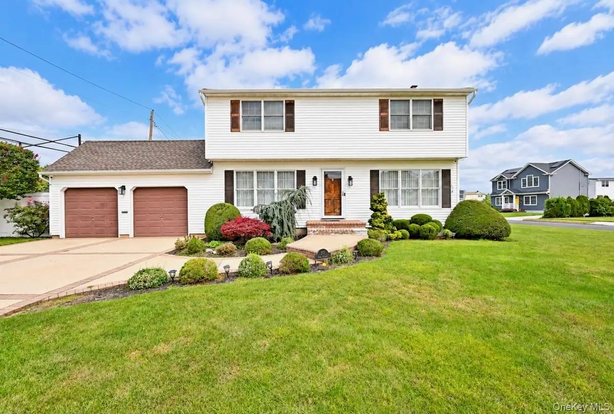 371 N Iowa Avenue, Massapequa, NY 11758 - #1