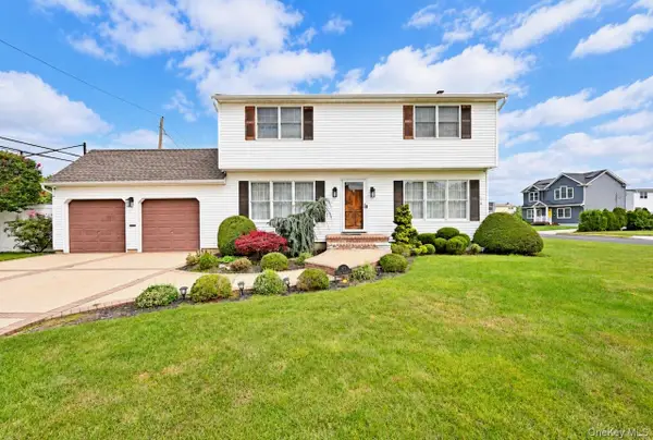 371 N Iowa Avenue, Massapequa, NY 11758