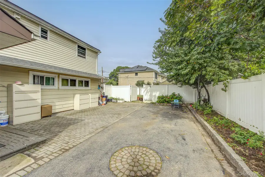 10 Belmont Circle, Syosset, NY 11791 - #2