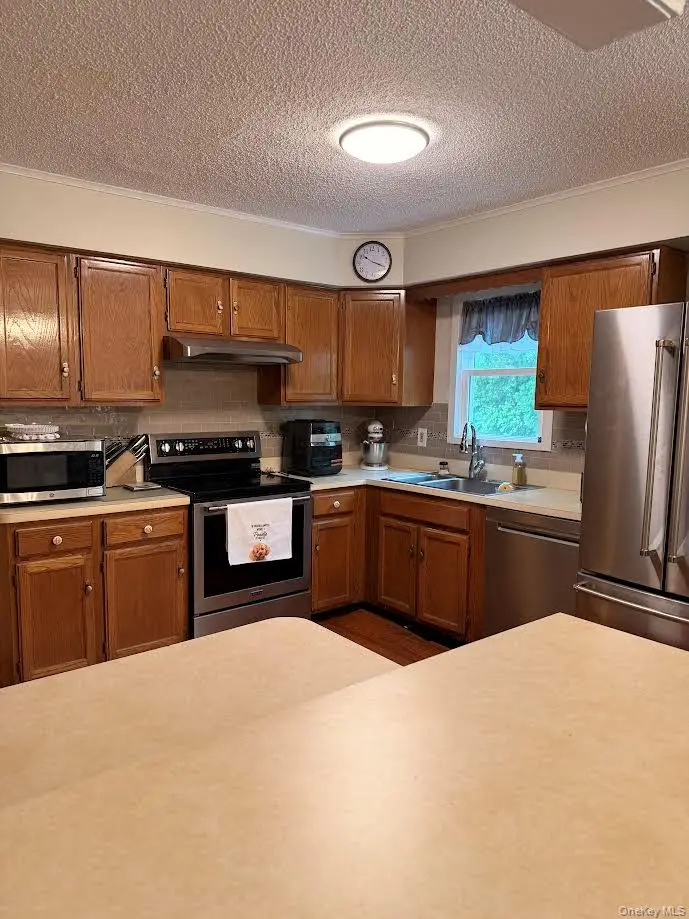 9 Fowler Avenue, Ronkonkoma, NY 11779 - #2