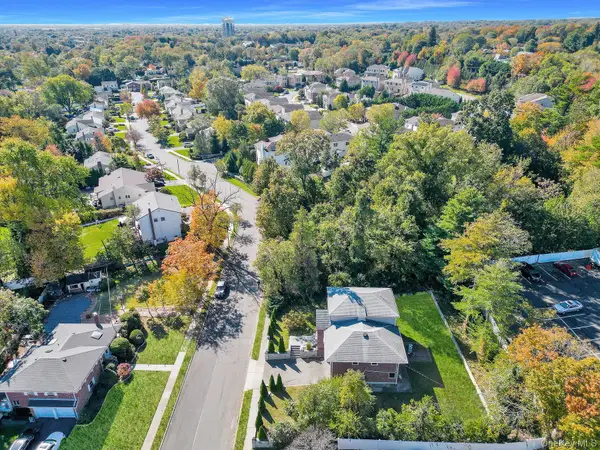 300 Ellen Place, Jericho, NY 11753
