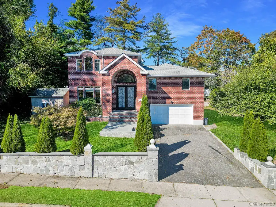 300 Ellen Place, Jericho, NY 11753 - #2