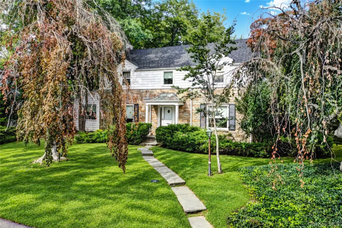 178 Schenck Circle N, Hewlett Harbor, NY 11557 - #1