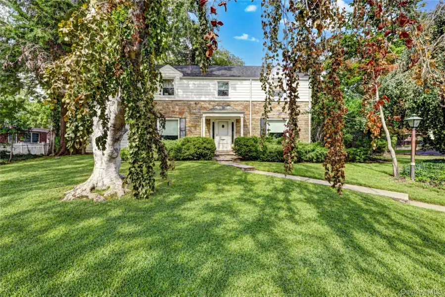 178 Schenck Circle N, Hewlett Harbor, NY 11557 - #2