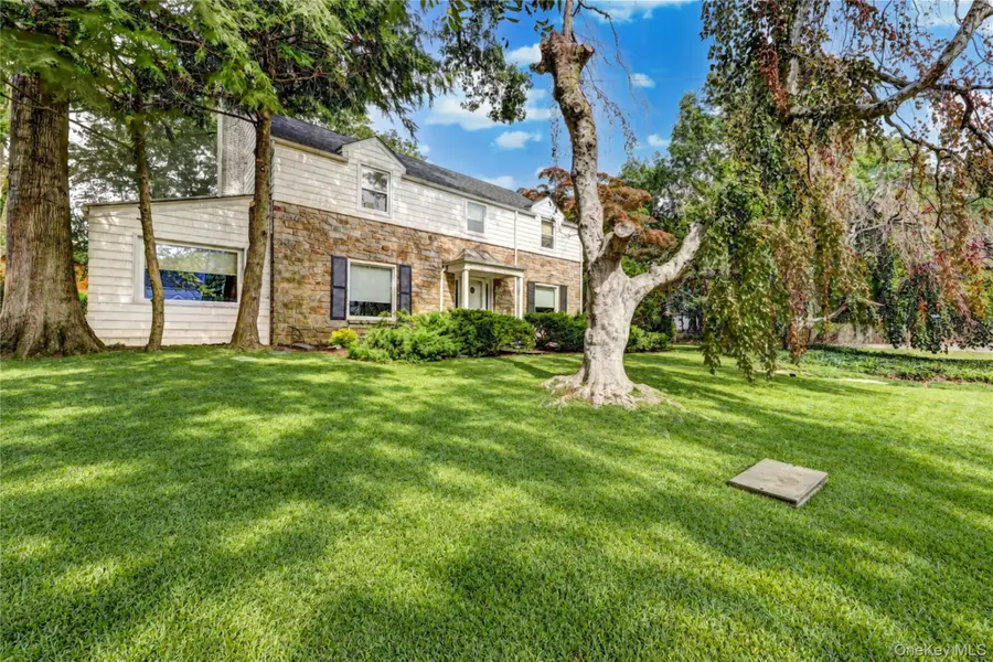 178 Schenck Circle N, Hewlett Harbor, NY 11557 - #3